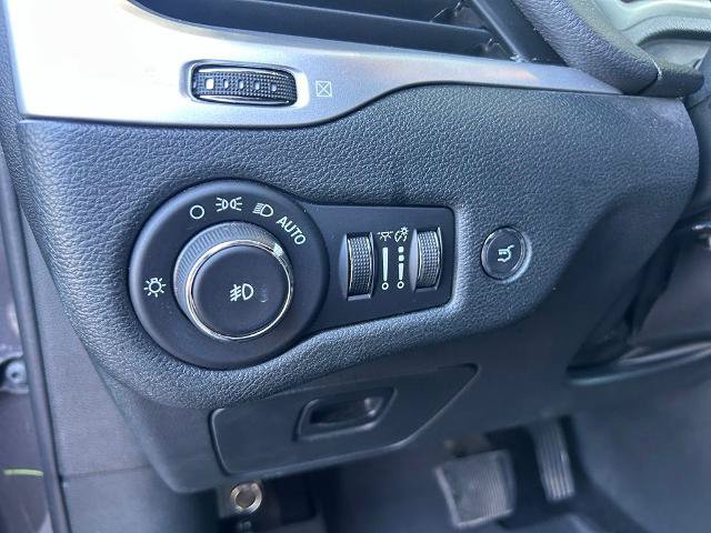 Used 2018 Jeep Cherokee Trailhawk w/ Quick Order Package 27L AWD/4WD image 17