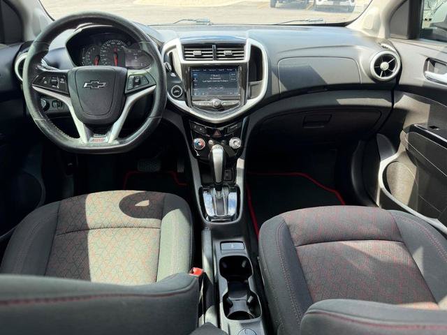 Used 2018 Chevrolet Sonic LT w/ Fun and Sun Package FWD image 11