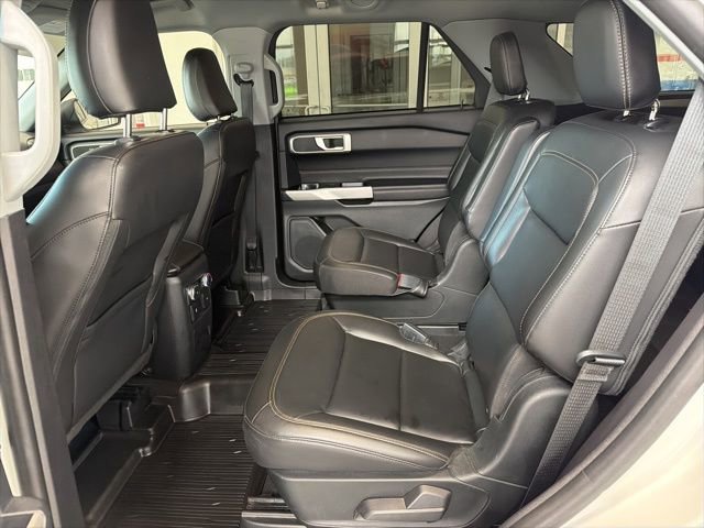 Certified 2022 Ford Explorer XLT w/ Equipment Group 202A image 17