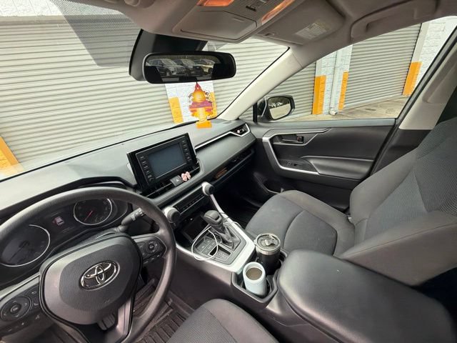Used 2019 Toyota RAV4 LE w/ Carpet Mat Package FWD image 28