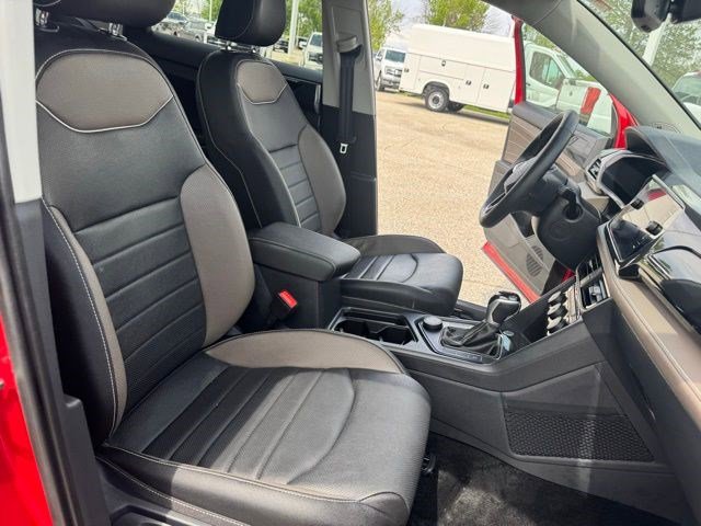 Used 2024 Volkswagen Taos SEL AWD/4WD image 37