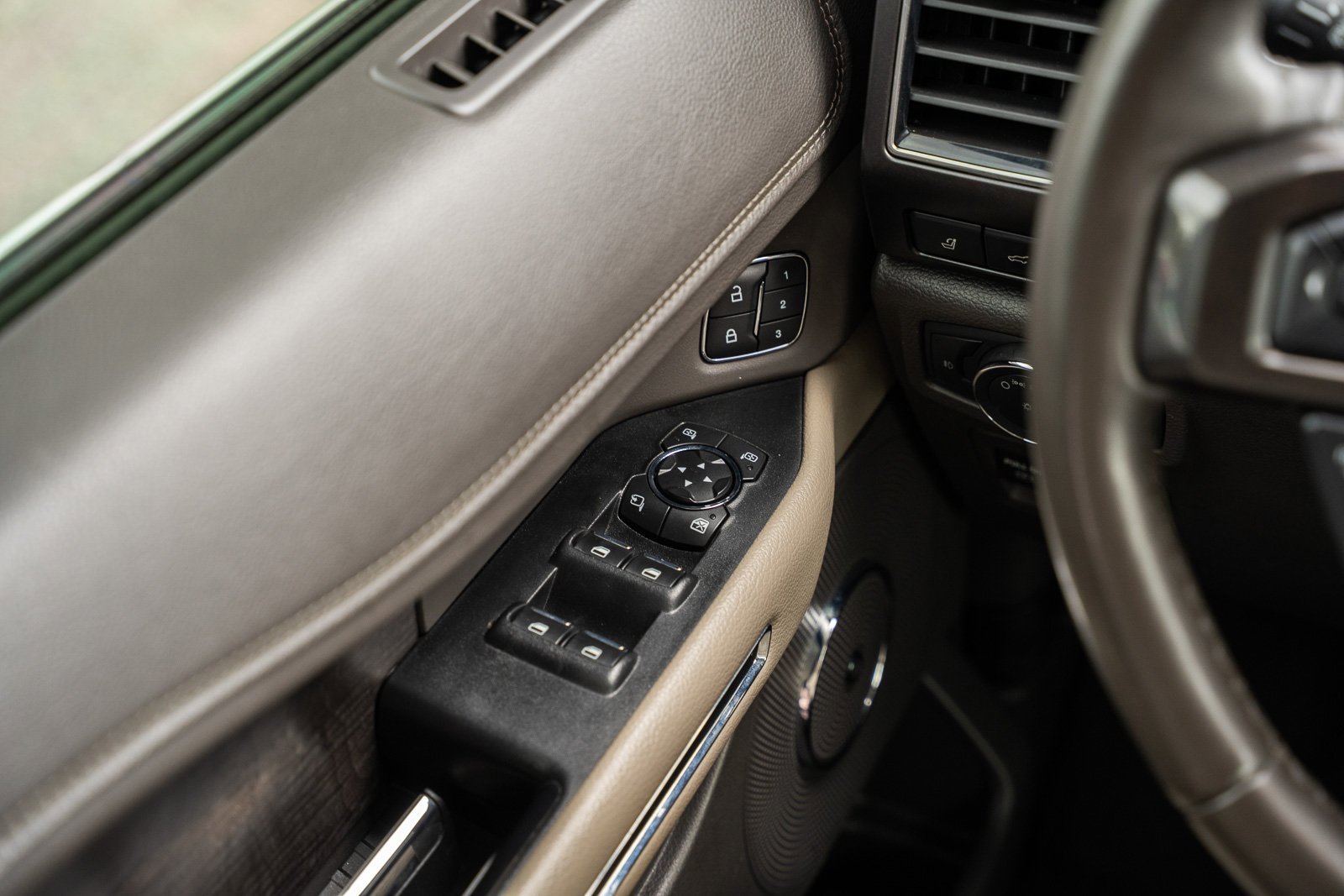 Certified 2021 Ford Expedition Limited image 30