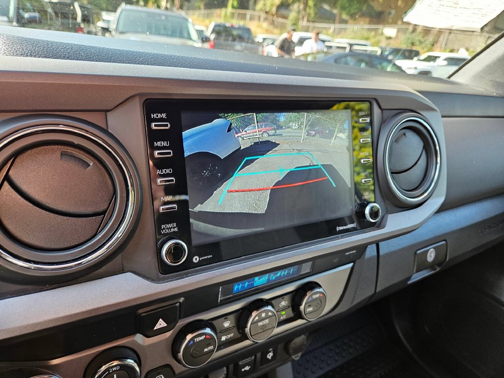Used 2022 Toyota Tacoma TRD Off-Road AWD/4WD image 31