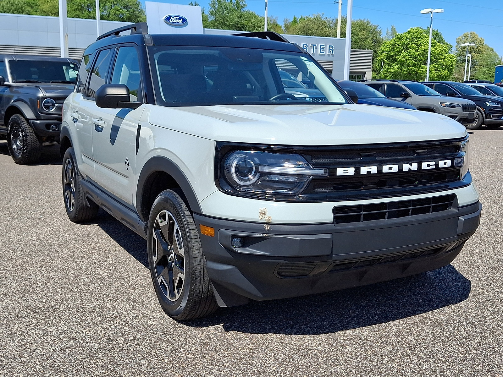 Certified 2023 Ford Bronco Sport Outer Banks w/ Tech Package AWD/4WD image 2