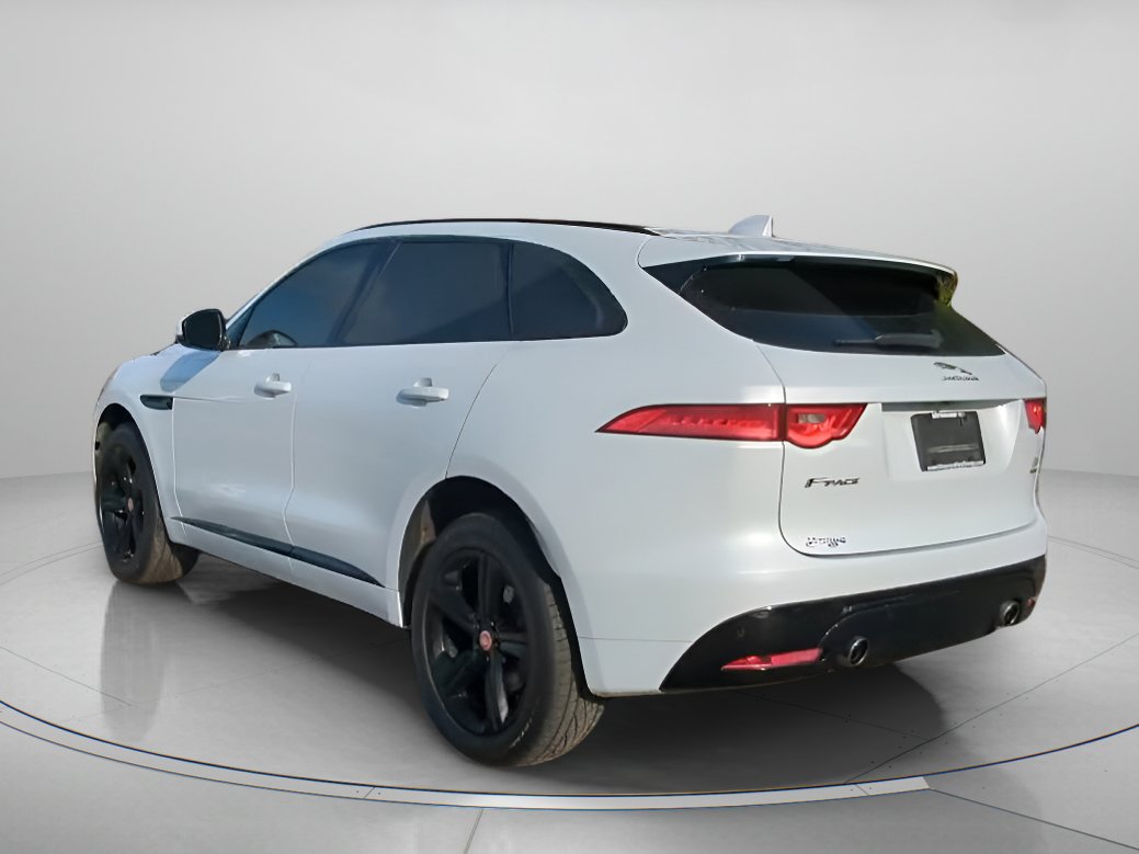 Used 2019 Jaguar F-PACE S image 21
