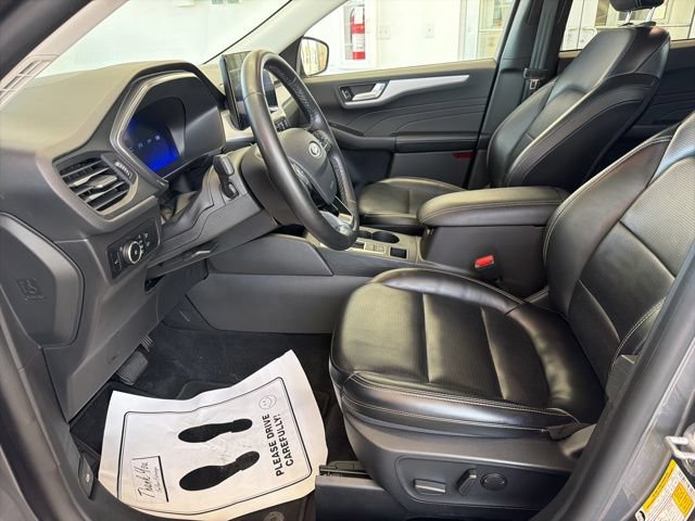 Certified 2024 Ford Escape Platinum AWD/4WD image 17
