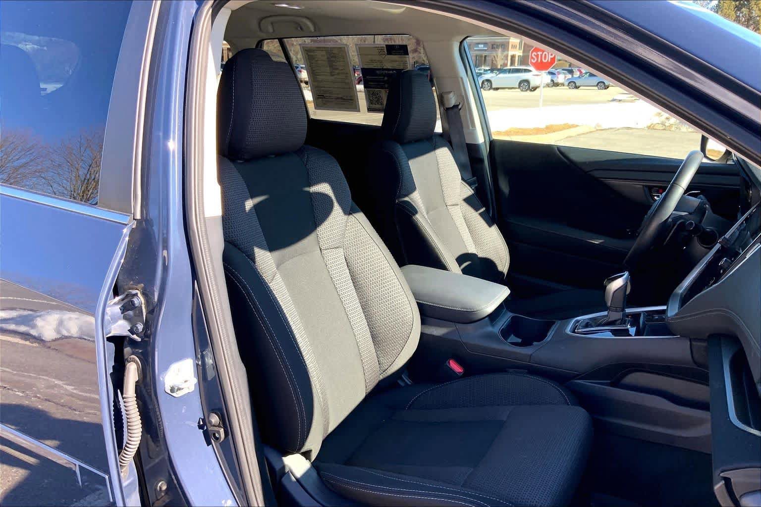 Used 2025 Subaru Outback Premium AWD/4WD image 8
