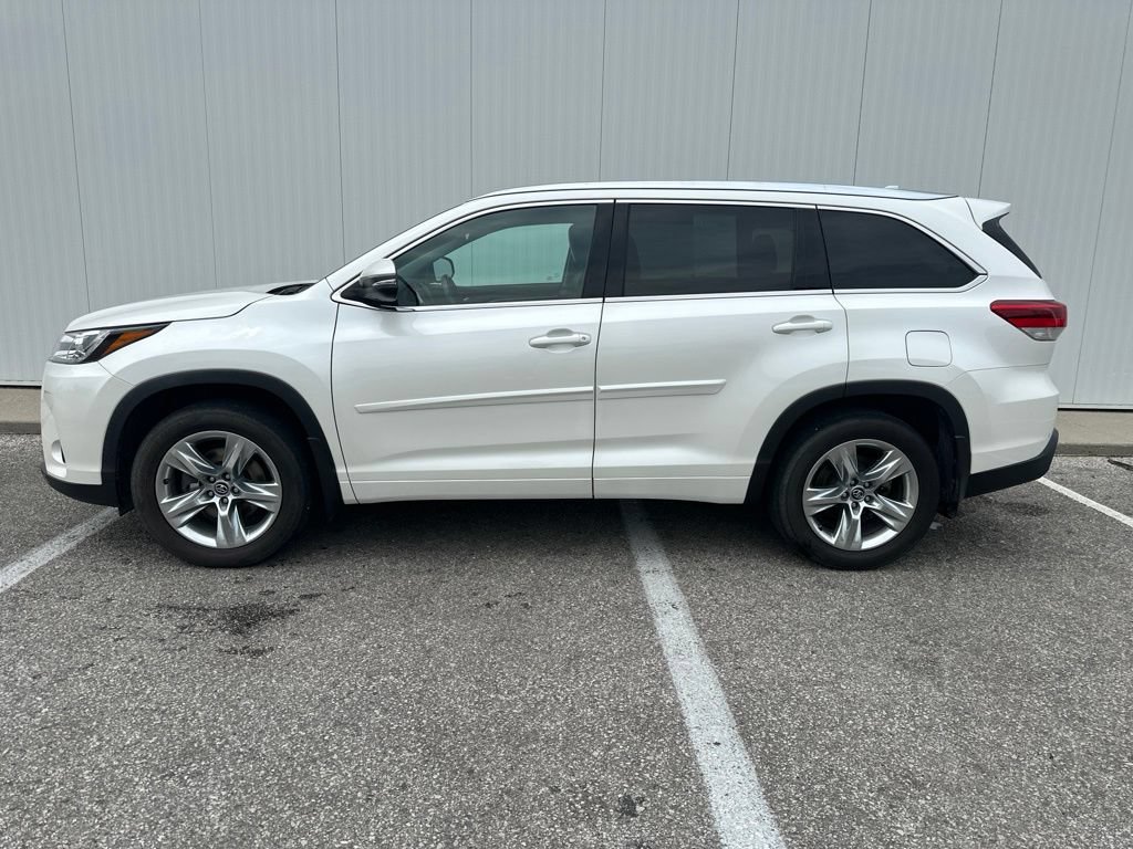 Used 2019 Toyota Highlander Limited AWD/4WD image 3