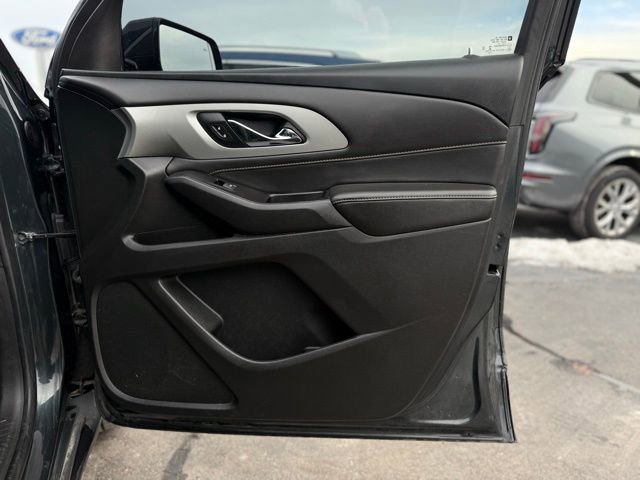 Used 2020 Chevrolet Traverse LT image 30