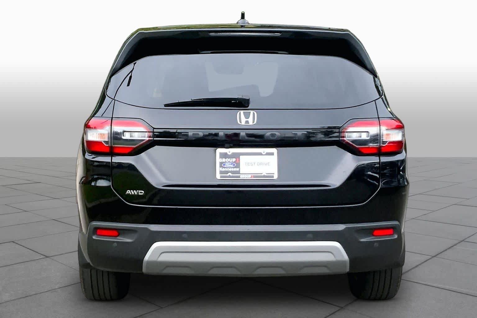 Used 2025 Honda Pilot EX-L image 5