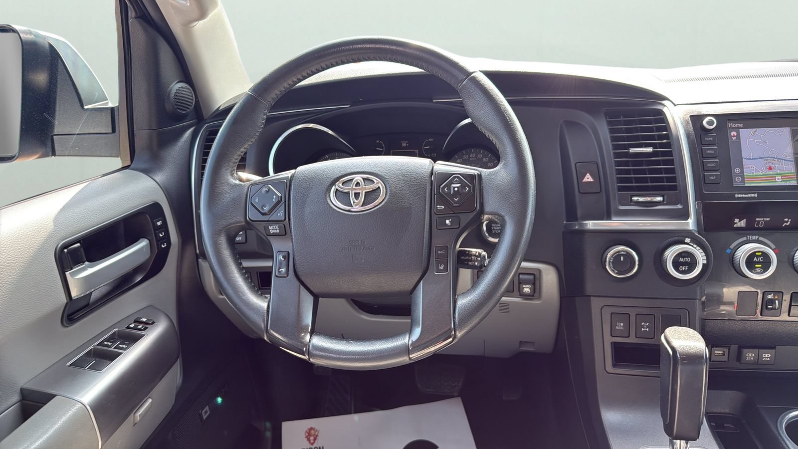 Used 2021 Toyota Sequoia Limited w/ Safety & Convenience Package AWD/4WD image 12