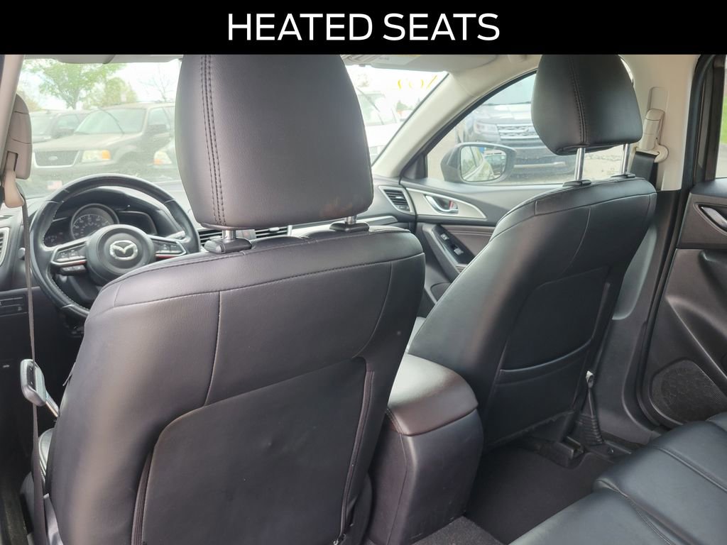 Used 2018 MAZDA MAZDA3 Touring image 11