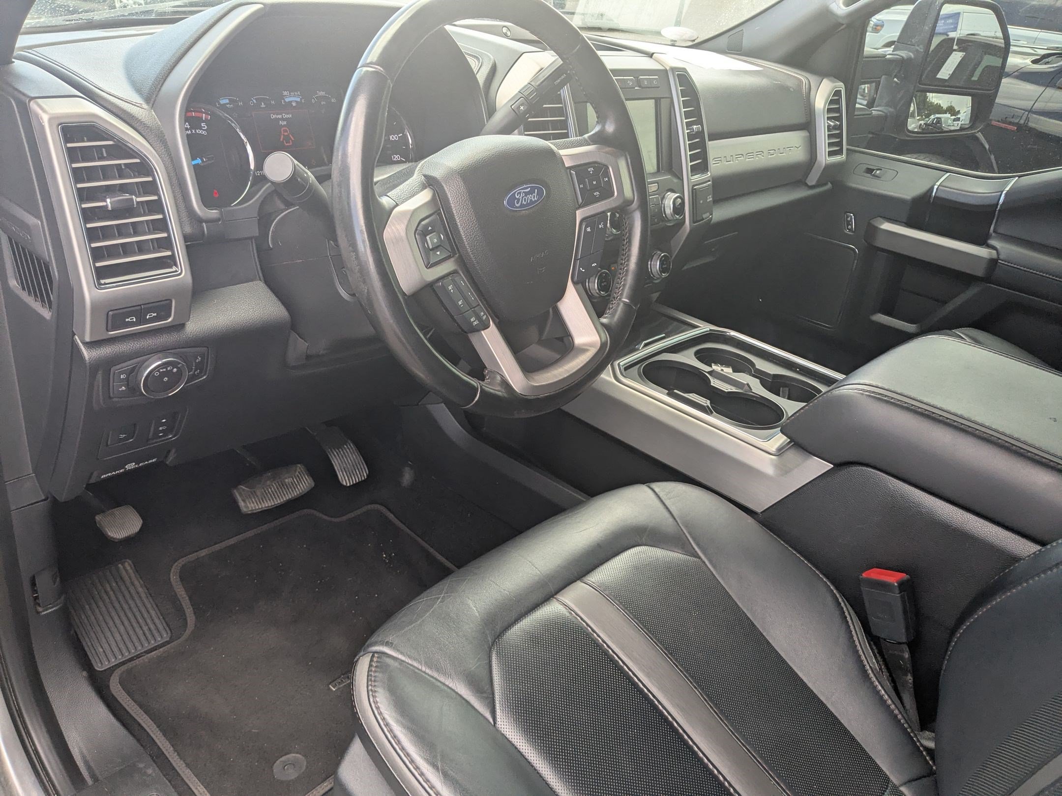 Certified 2019 Ford F350 Platinum w/ Platinum Ultimate Package AWD/4WD image 17