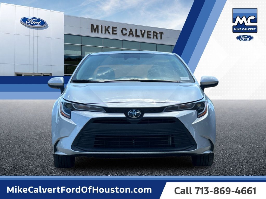 Used 2025 Toyota Corolla LE FWD image 8