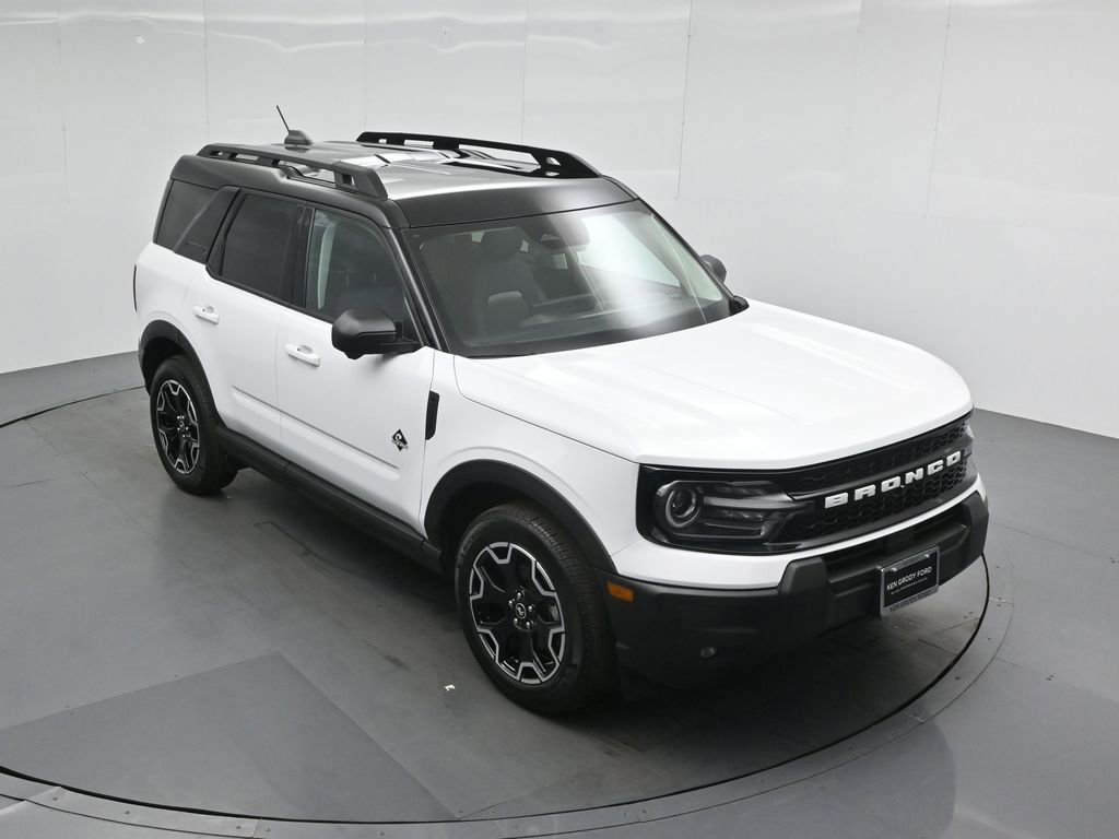 Certified 2025 Ford Bronco Sport Outer Banks w/ Outer Banks Tech Package+ AWD/4WD image 40