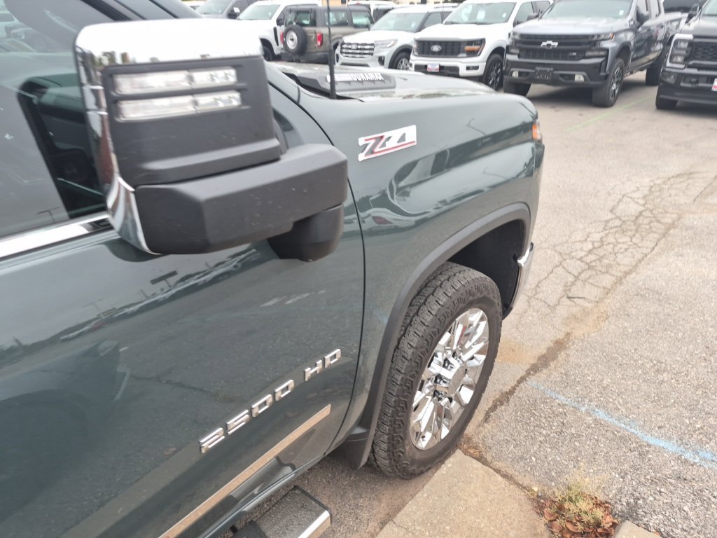 Used 2026 Chevrolet Silverado 2500 LTZ w/ LTZ Premium Package AWD/4WD image 28
