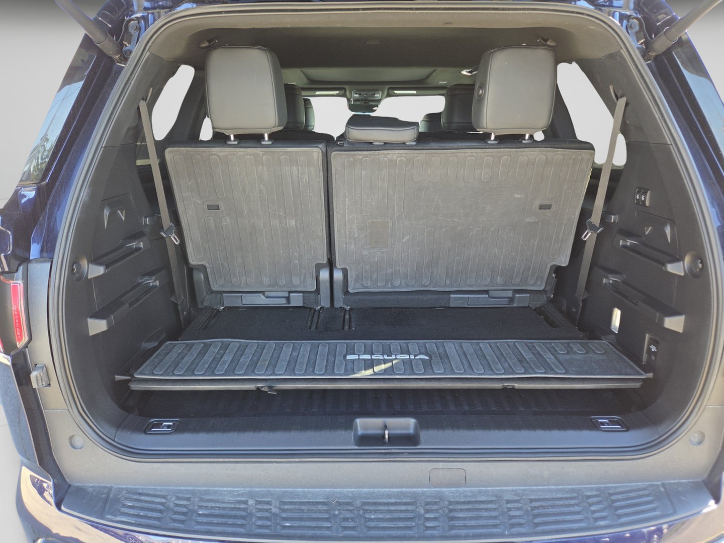 Used 2025 Toyota Sequoia Limited w/ Tow Technology Package AWD/4WD image 32