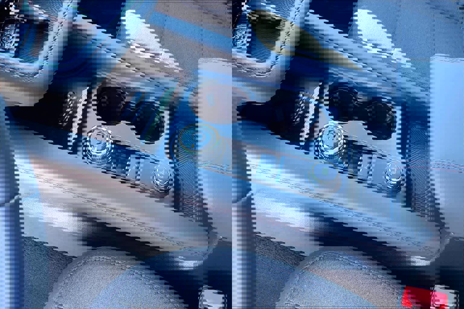 Certified 2025 Ford Explorer Active image 17