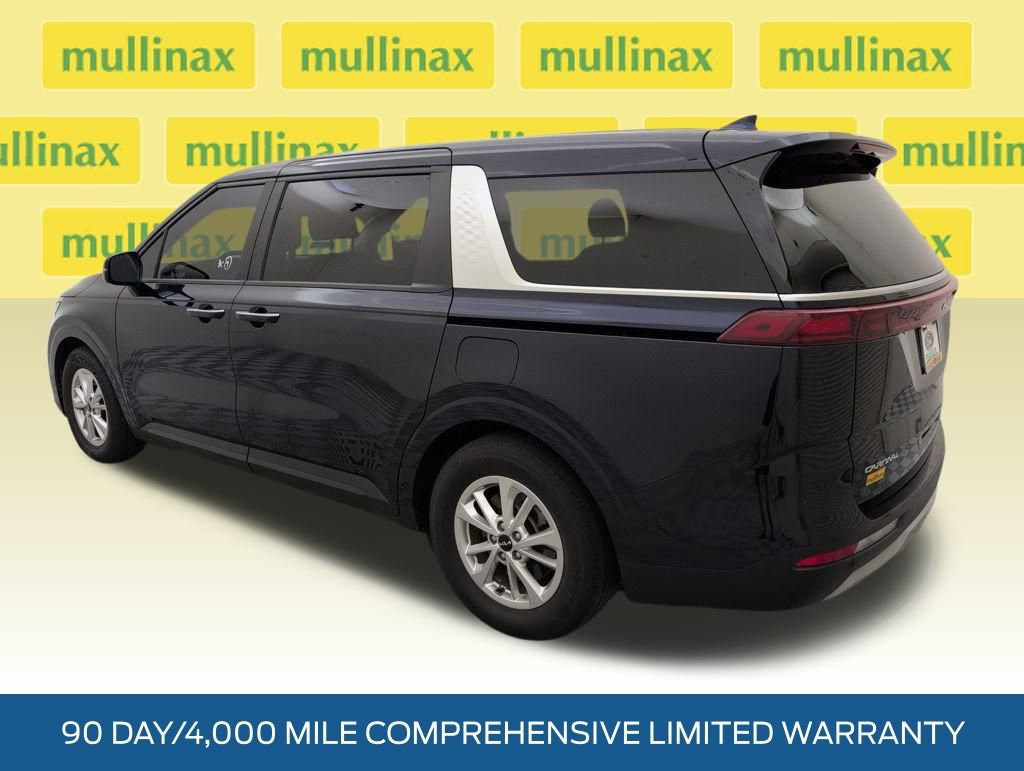 Used 2024 Kia Carnival LX image 3