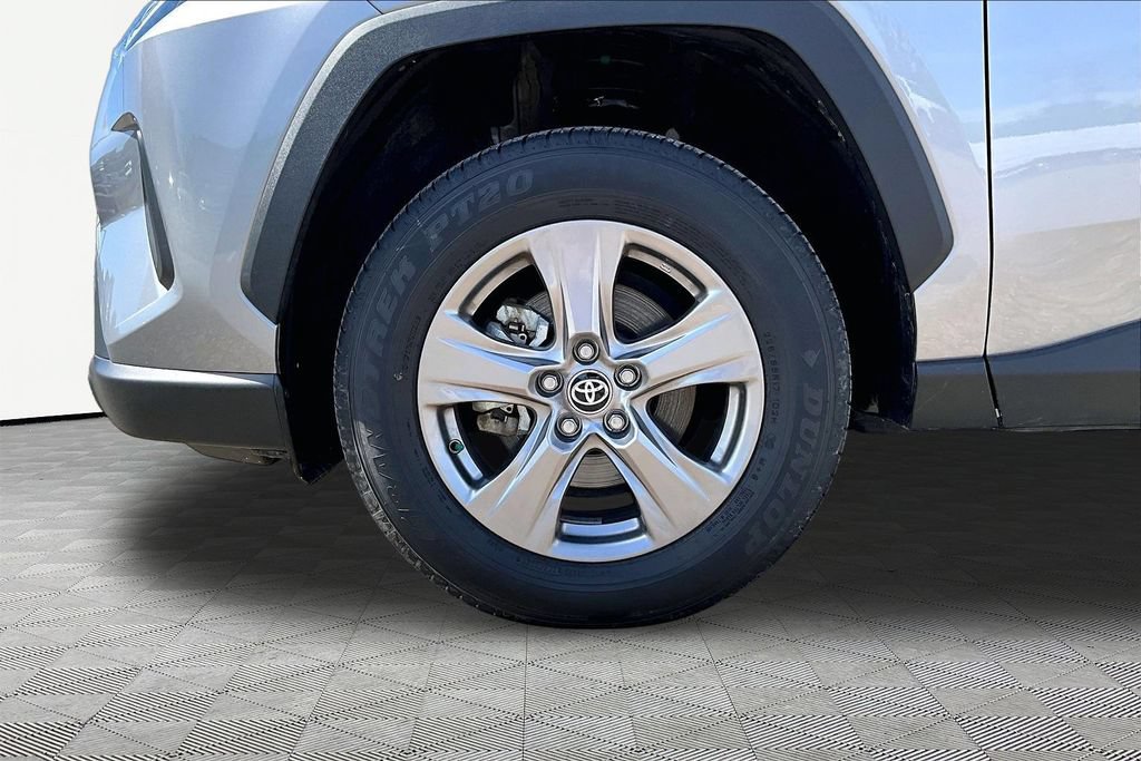 Used 2025 Toyota RAV4 XLE w/ Convenience Package AWD/4WD image 9