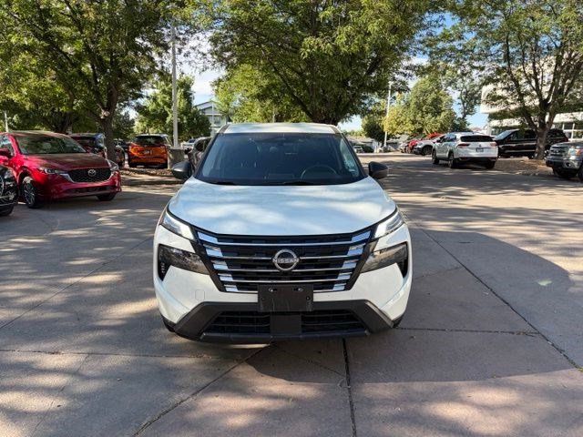 Used 2024 Nissan Rogue S AWD/4WD image 12