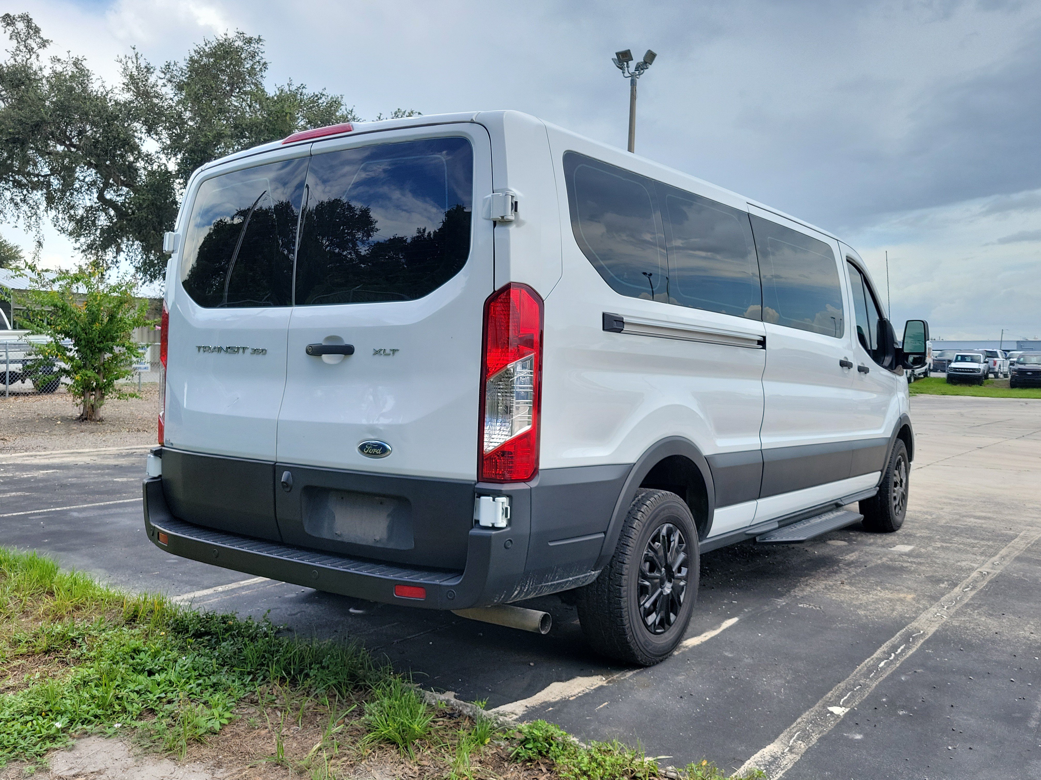 Certified 2023 Ford Transit 350 XLT RWD image 5