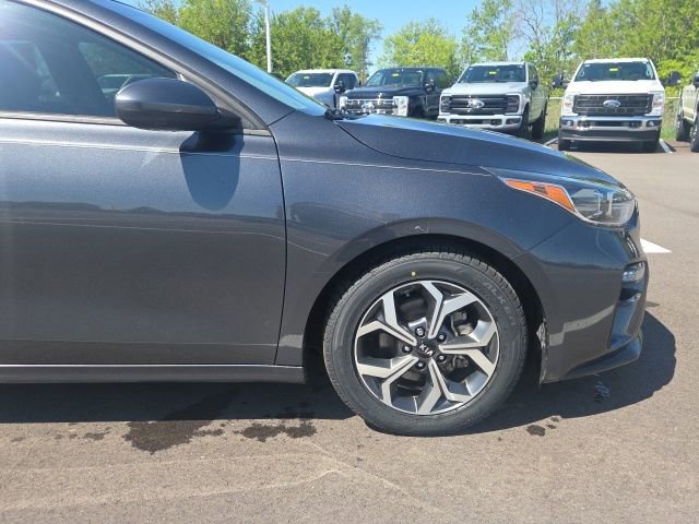 Used 2021 Kia Forte LXS FWD image 4