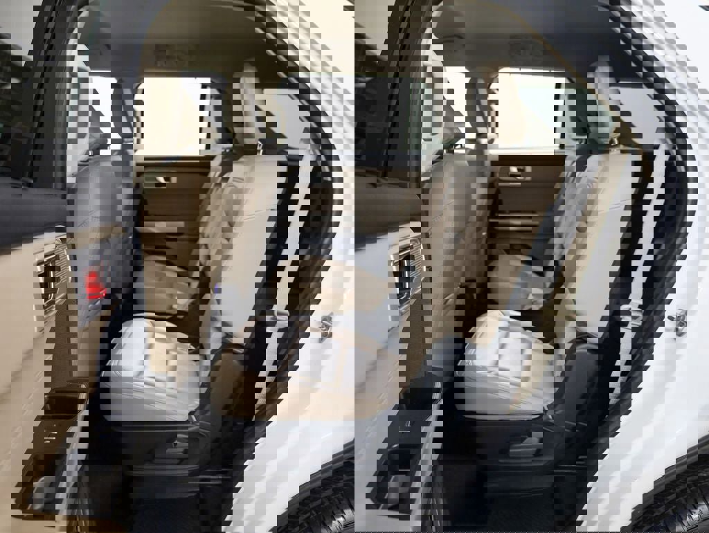 Certified 2021 Ford Explorer Limited w/ Equipment Group 301A image 27