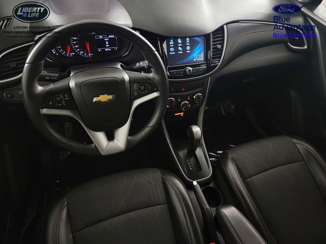 Used 2017 Chevrolet Trax LT w/ LT Convenience Package AWD/4WD image 32