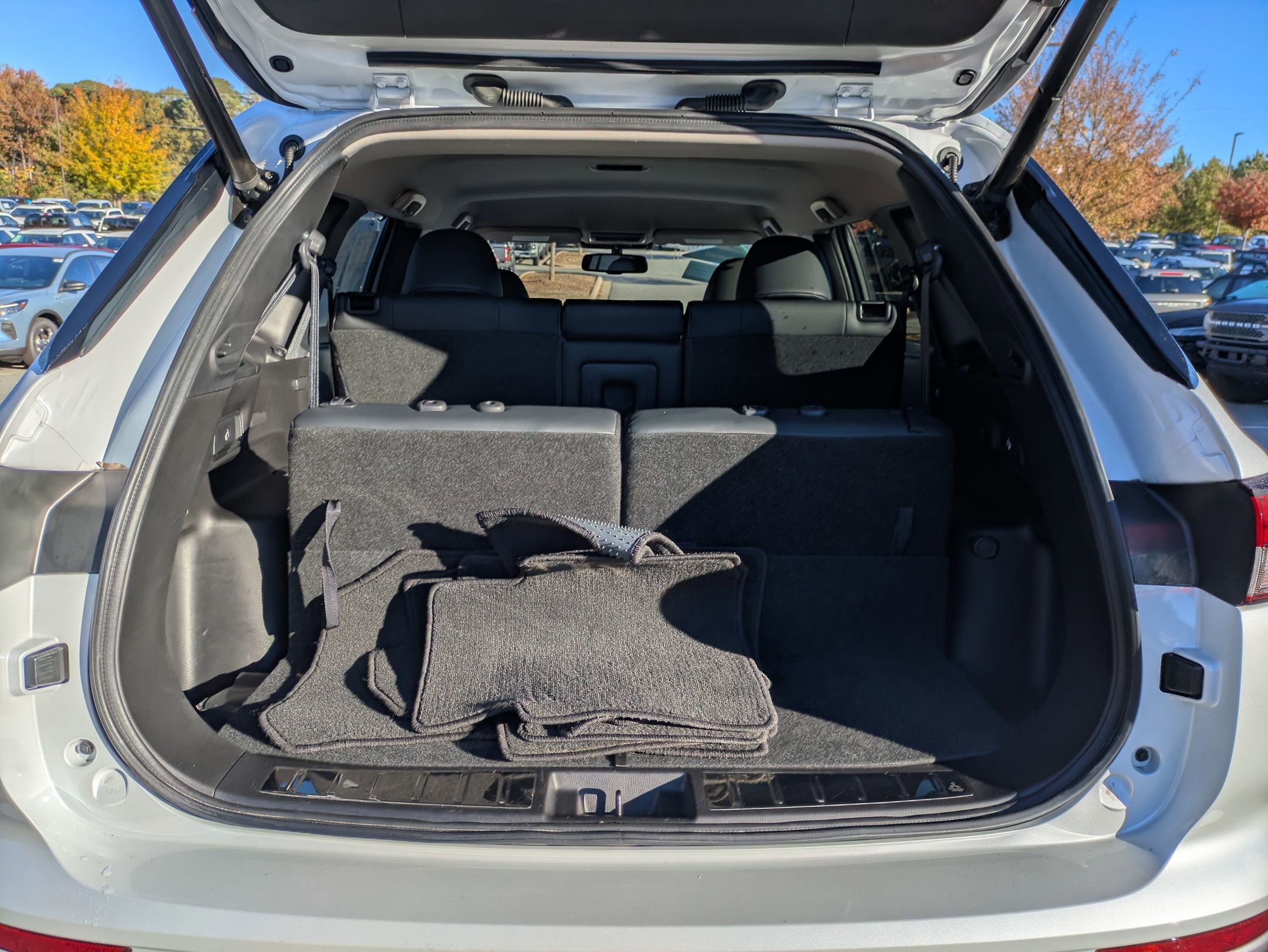 Used 2024 Mitsubishi Outlander SEL Black Edition image 35