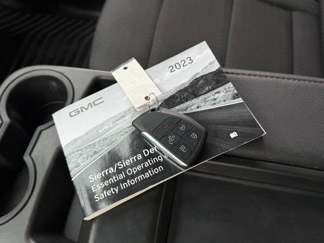 Used 2023 GMC Sierra 1500 SLE w/ Enhanced Capability Package AWD/4WD image 4