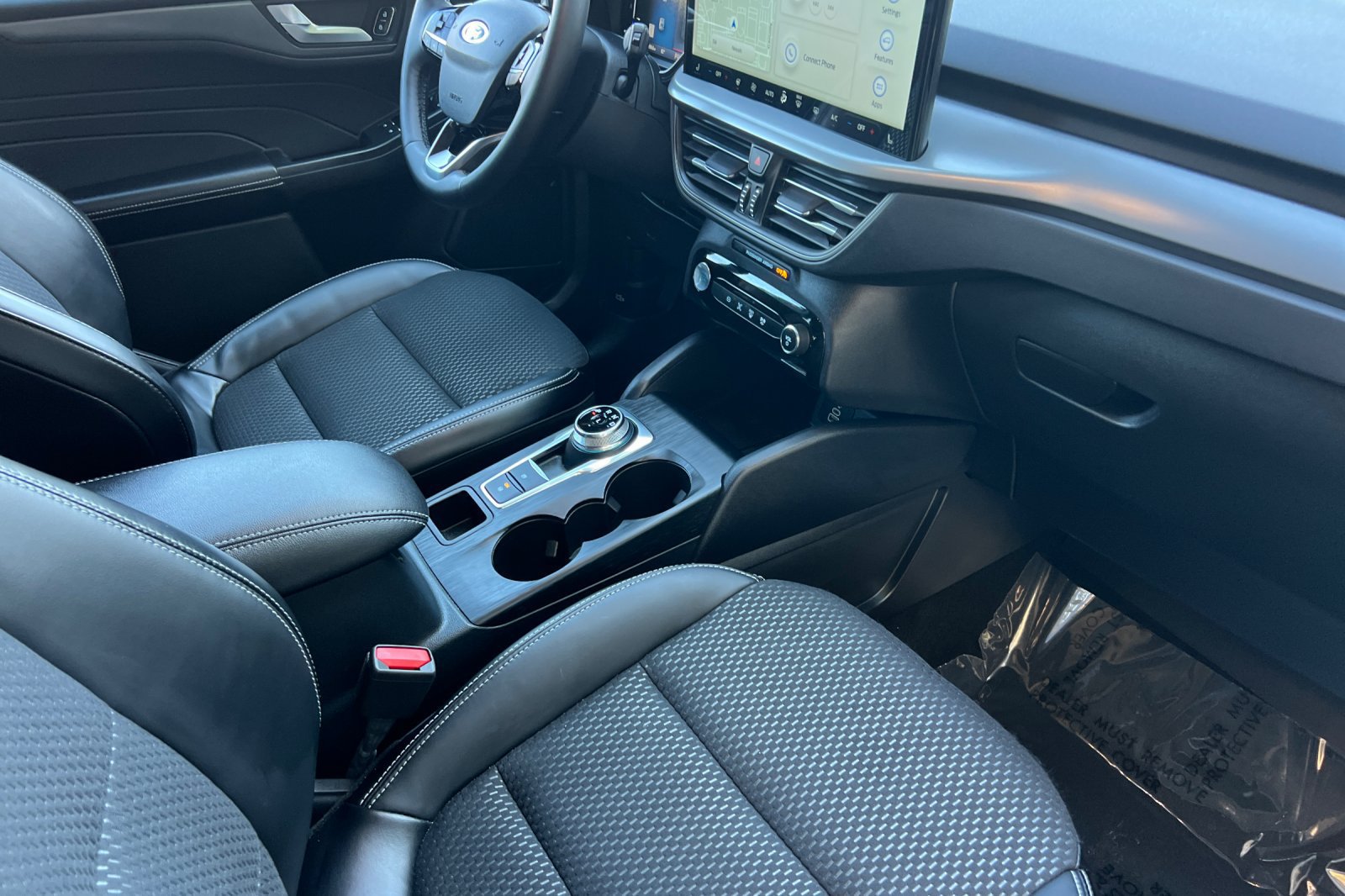 Certified 2024 Ford Escape SE FWD image 19
