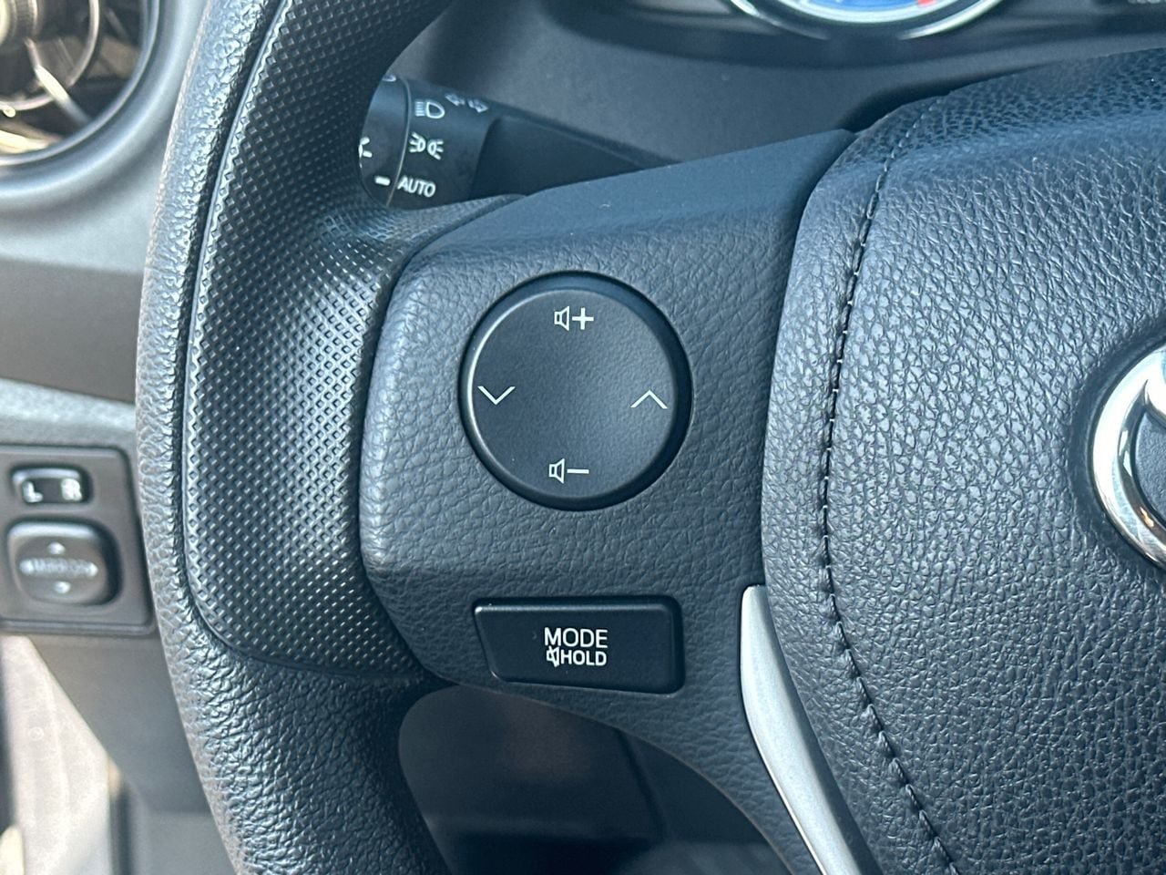Used 2019 Toyota Corolla L FWD image 26