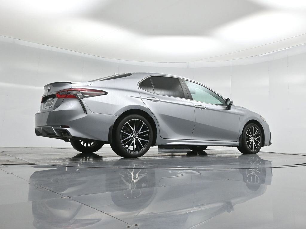 Used 2024 Toyota Camry SE image 15
