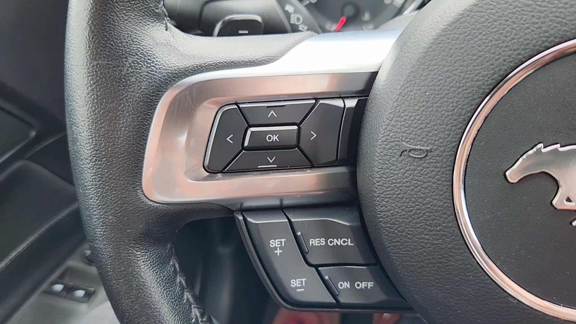 Certified 2017 Ford Mustang Coupe RWD image 11