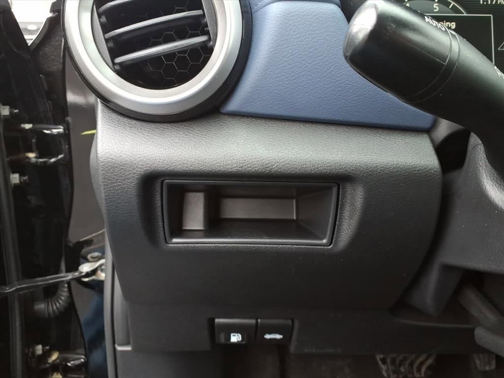 Used 2023 Nissan Versa SV image 19