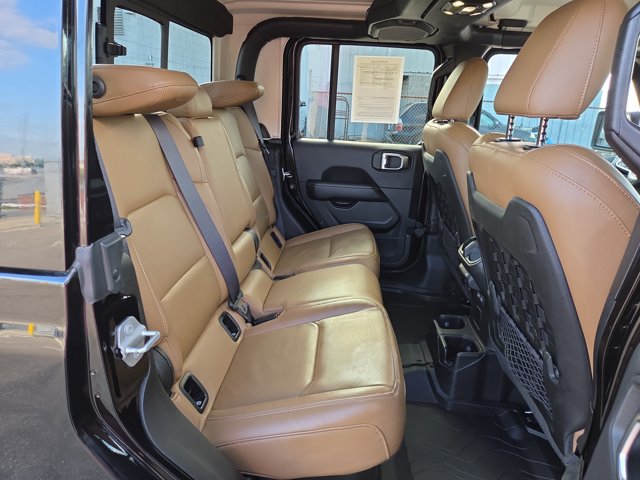 Used 2022 Jeep Gladiator Rubicon w/ LED Lighting Group AWD/4WD image 16