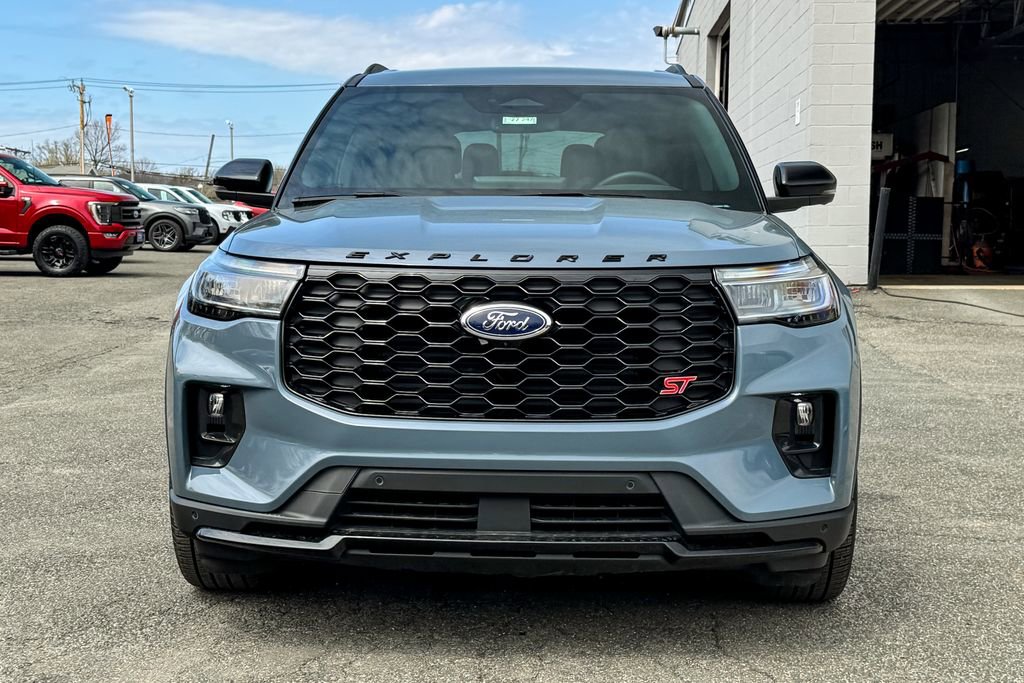 Certified 2025 Ford Explorer ST AWD/4WD image 8