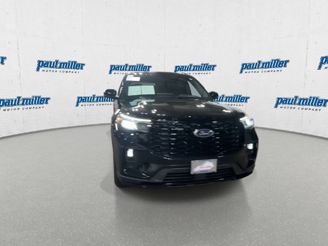 Certified 2025 Ford Explorer ST-Line AWD/4WD image 3
