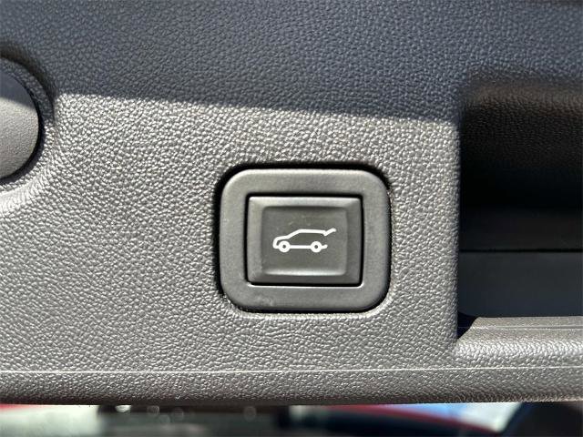 Used 2023 Chevrolet Equinox RS w/ RS Leather Package image 20