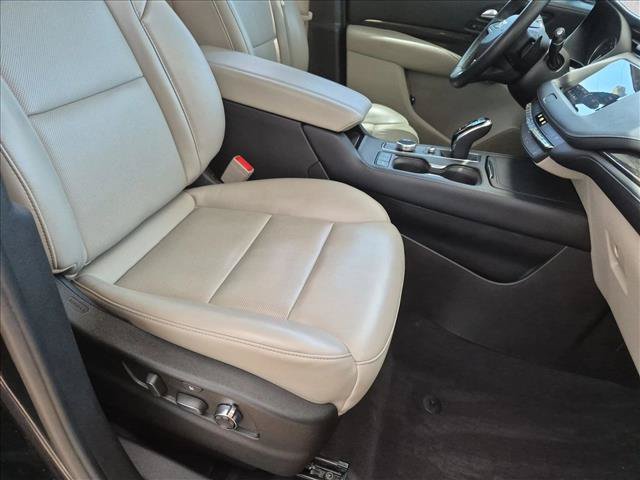 Used 2023 Cadillac XT4 Premium Luxury FWD image 22