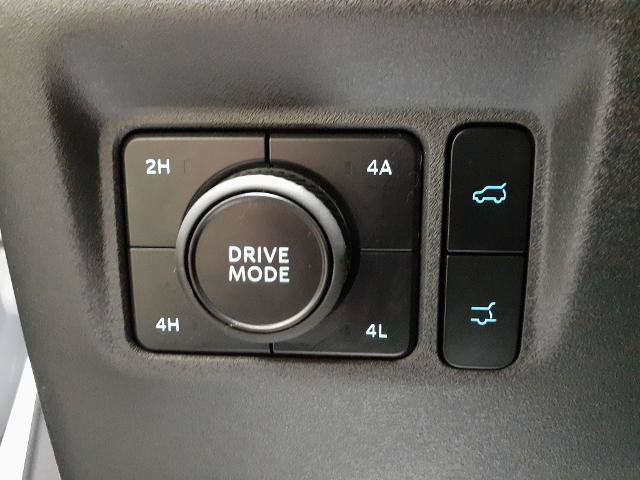 Certified 2025 Ford Expedition Active AWD/4WD image 15