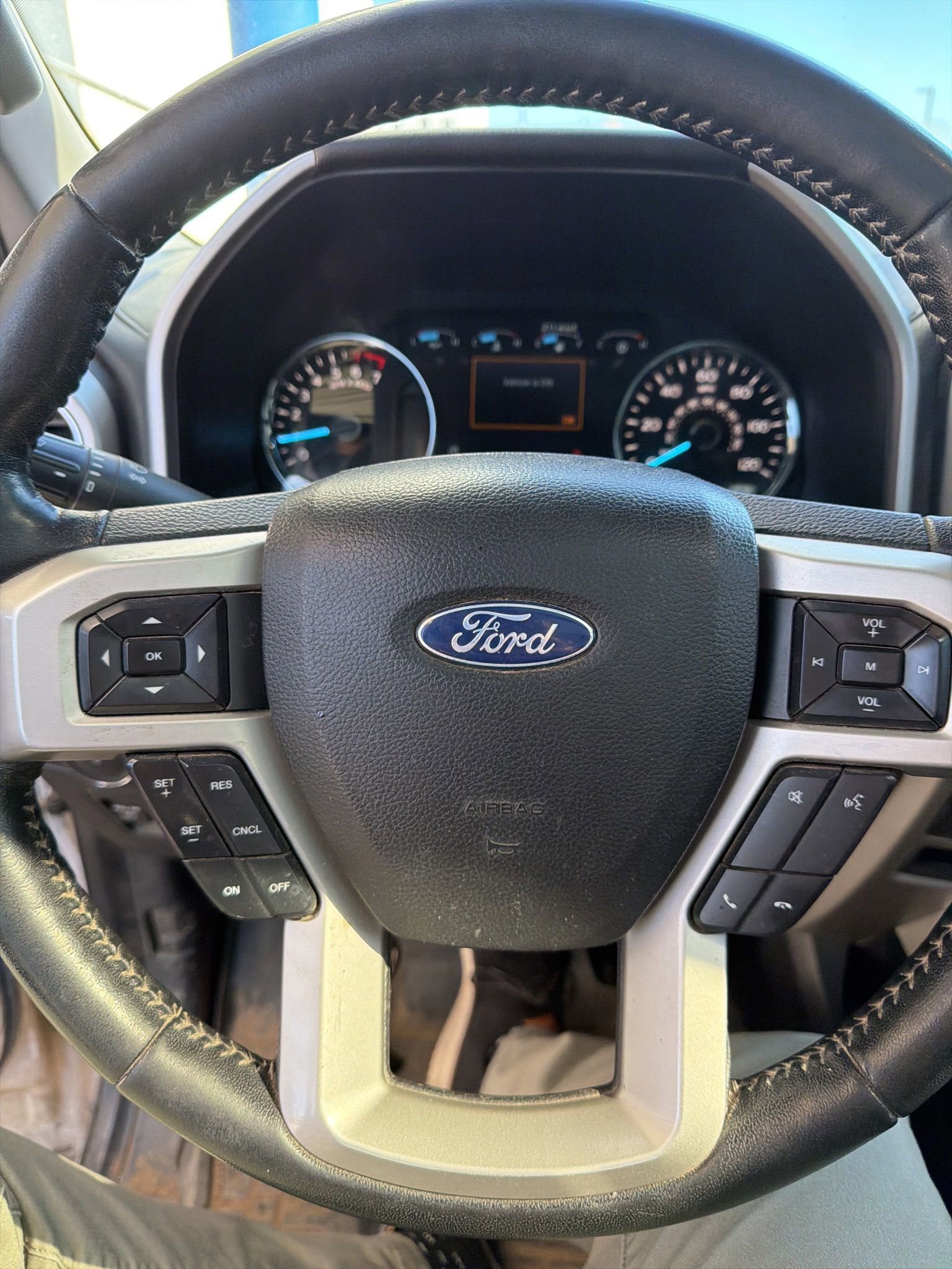 Certified 2019 Ford F150 Lariat image 9
