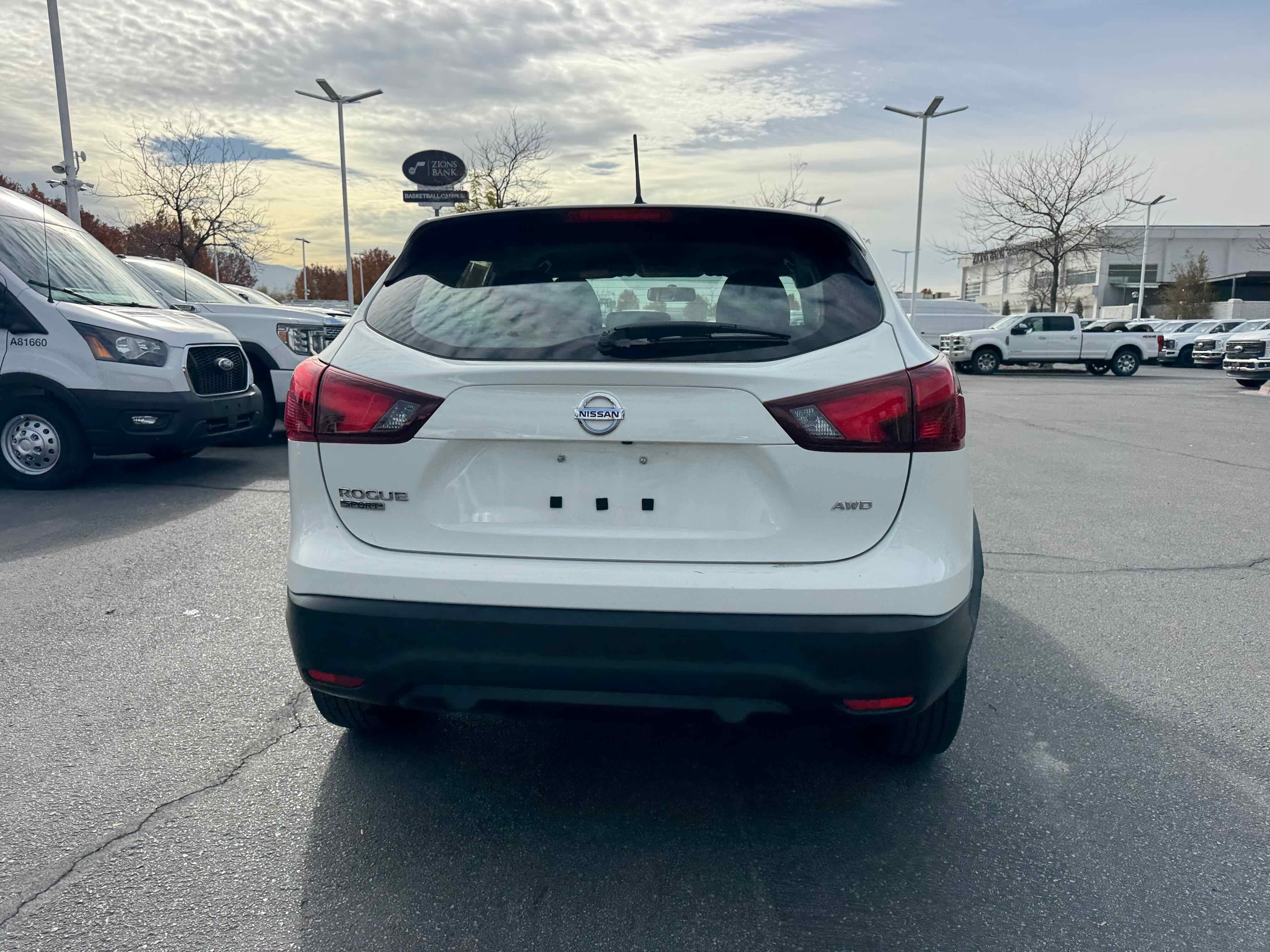 Used 2018 Nissan Rogue Sport S image 4