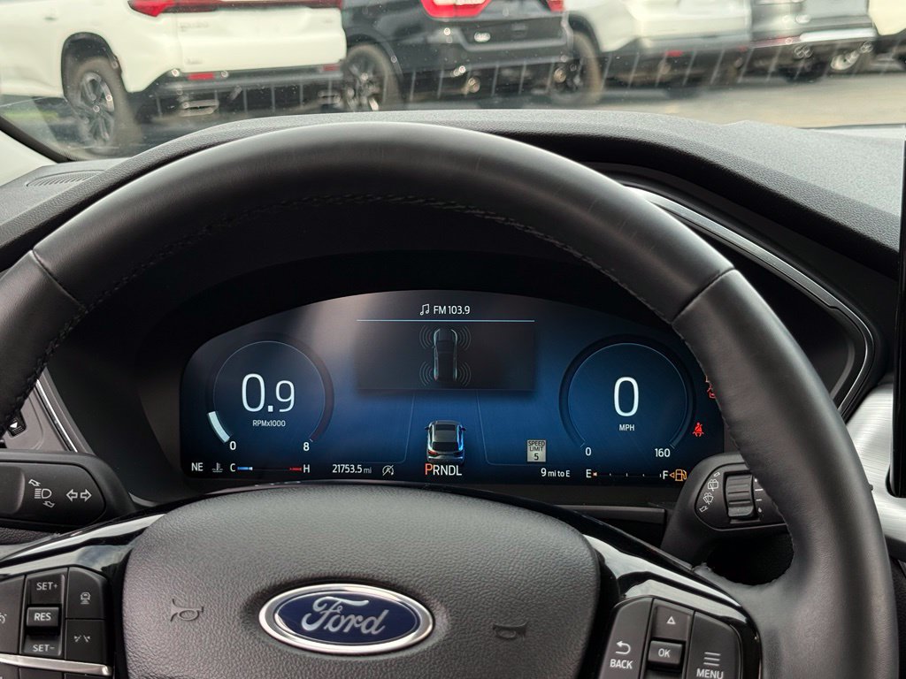 Certified 2025 Ford Escape Platinum AWD/4WD image 52