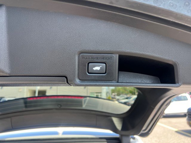 Used 2025 Acura RDX SH-AWD image 31
