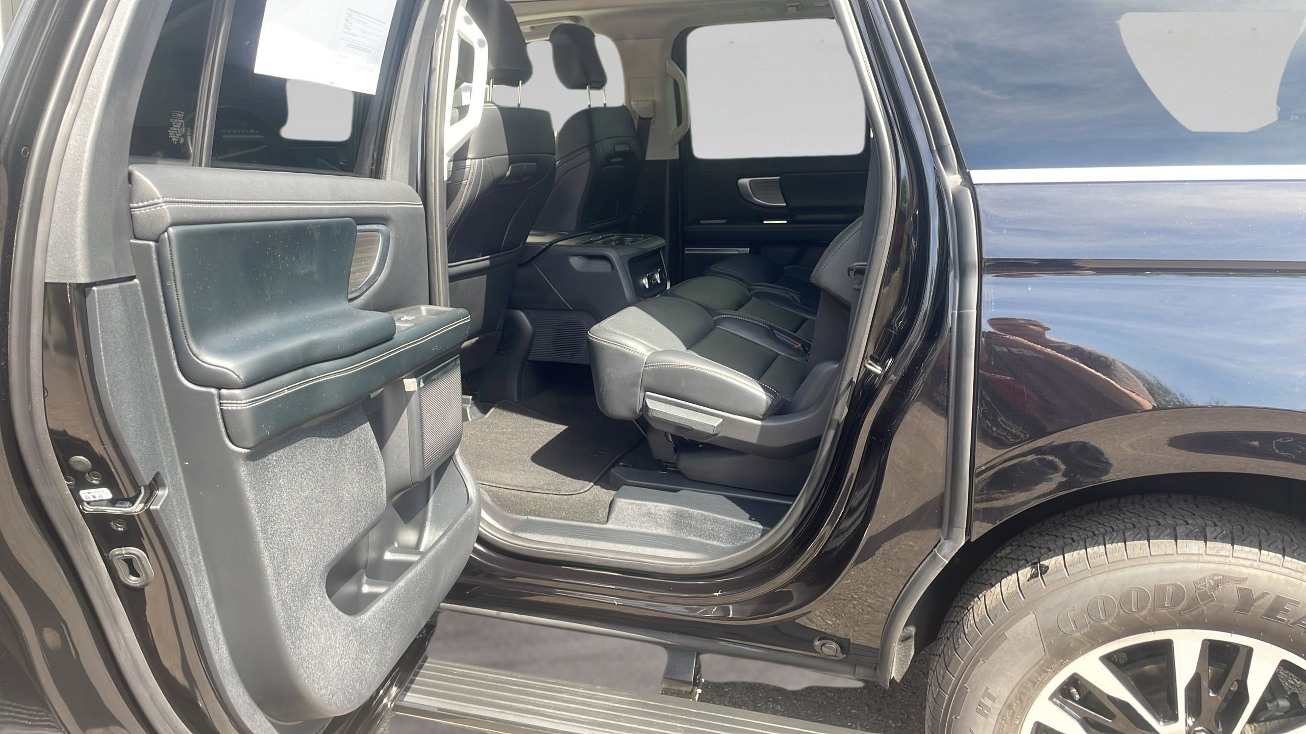 Certified 2025 Ford Expedition Max Platinum AWD/4WD image 24
