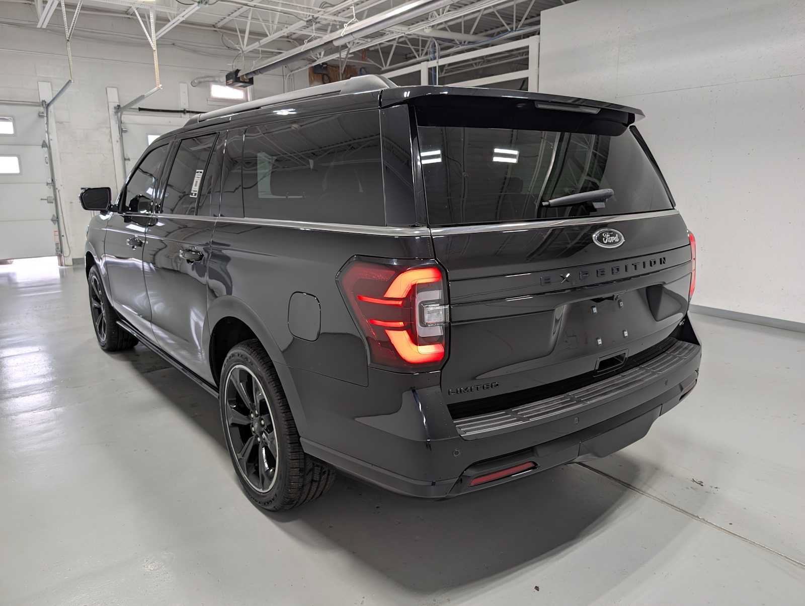 Certified 2022 Ford Expedition Max Limited AWD/4WD image 10