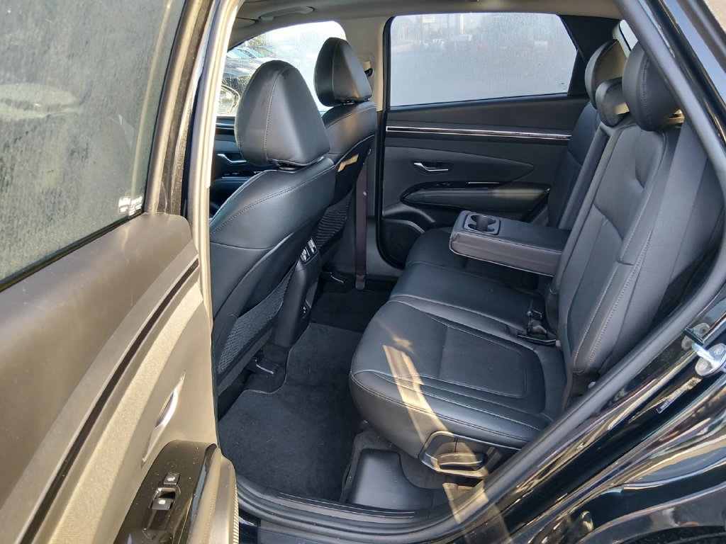 Used 2022 Hyundai Tucson Limited AWD/4WD image 16