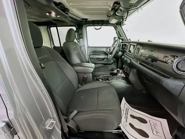 Used 2019 Jeep Wrangler Unlimited Sahara w/ Cold Weather Group AWD/4WD image 32